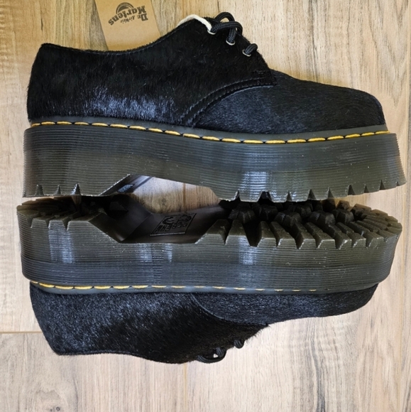 Dr.Martens Black With Yellow Stitching Size 7 - Picture 1 of 7
